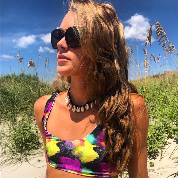 Puka Shell Necklace - Picture 2 of 4